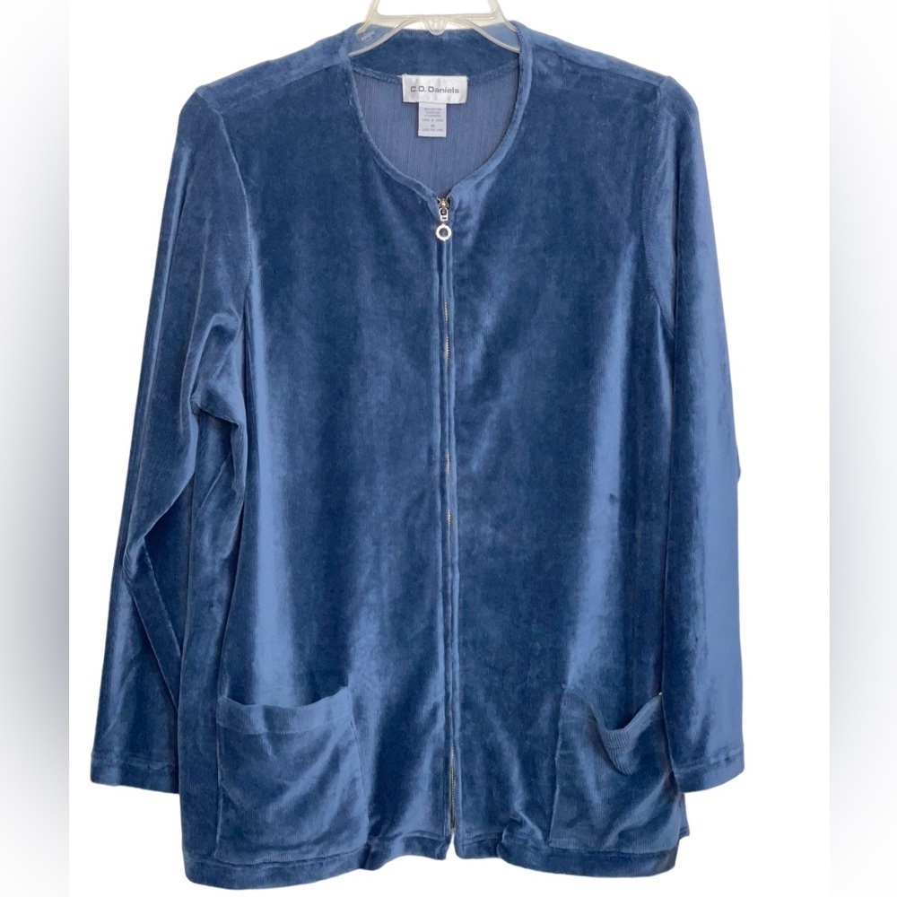 Nwt C D Daniels Full Zip, Long Sleeve Velour Jacket. Size 1x Teal Blue Color.